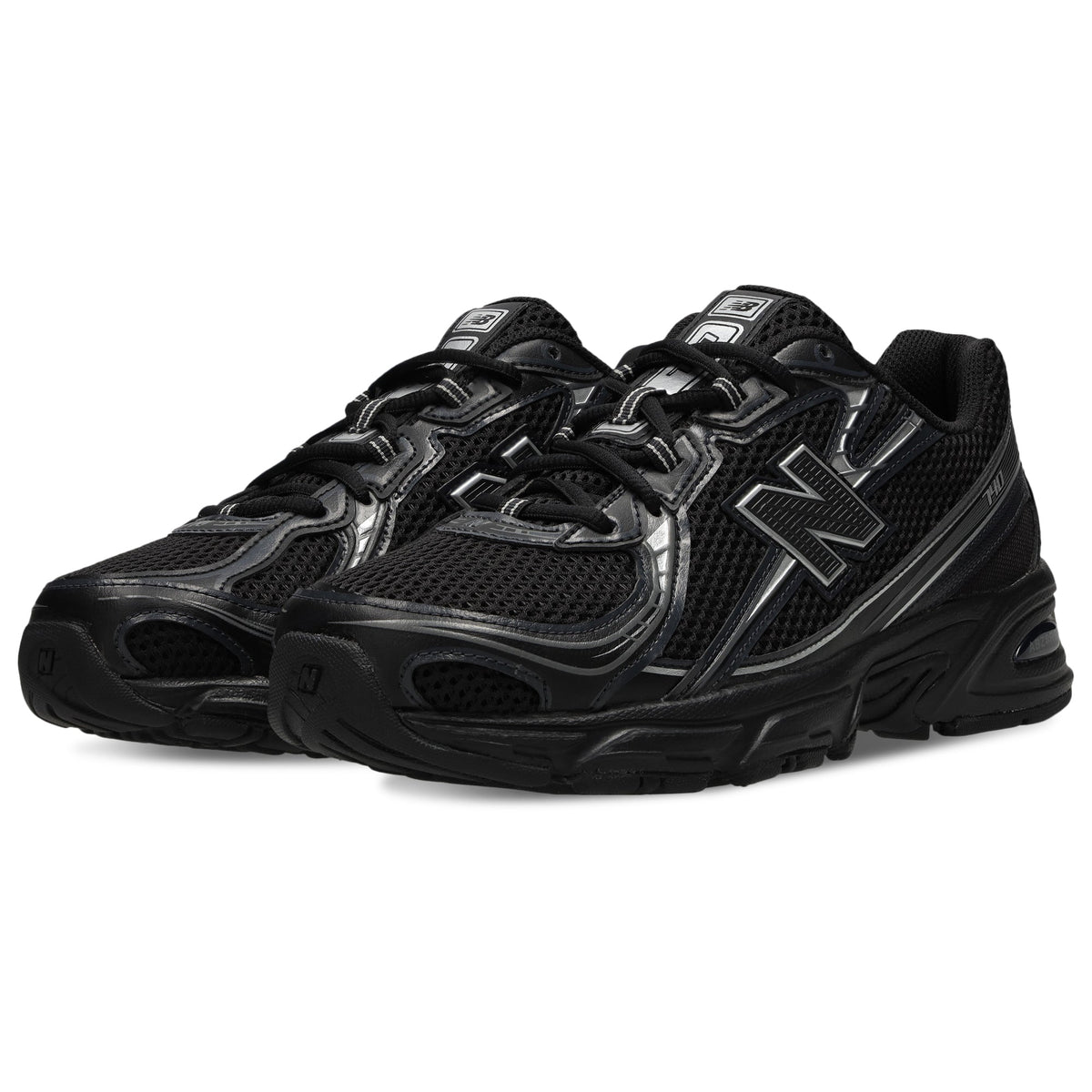 New Balance 740 Shoes