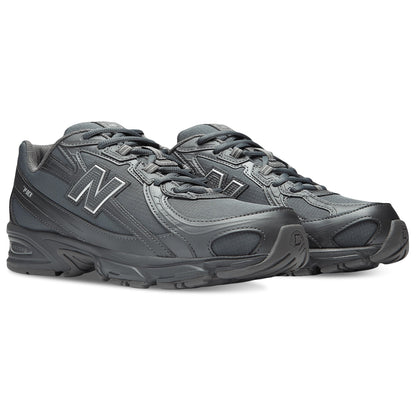 New Balance 740 Shoes