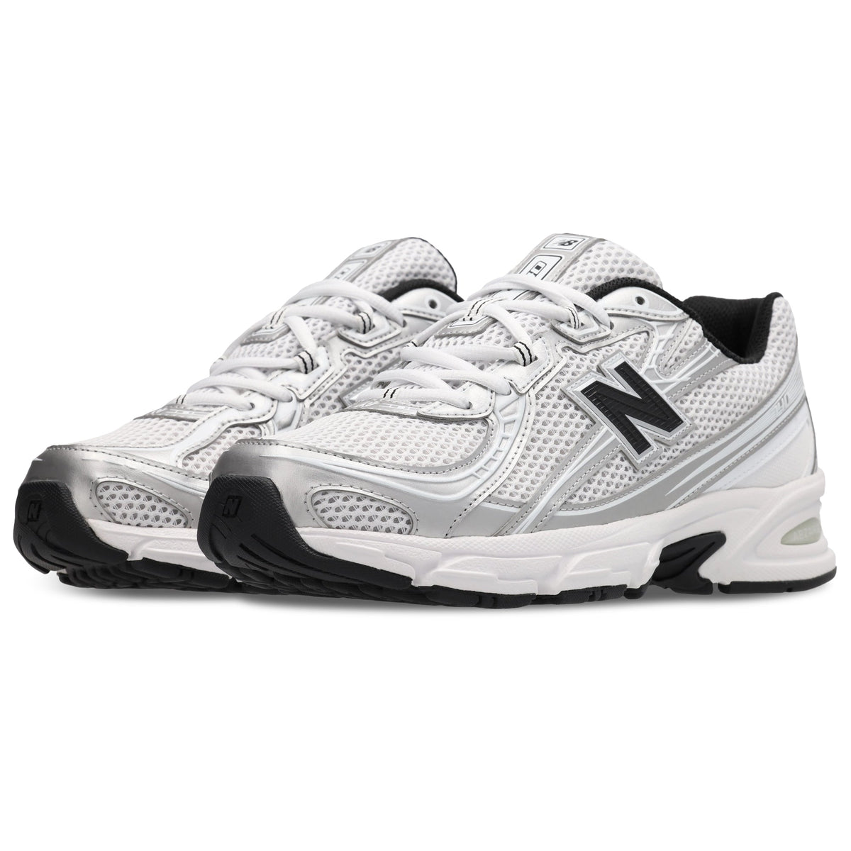 New Balance 740 Shoes